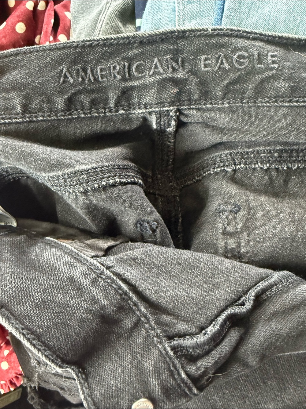 American Eagle Outfitters 90’s Boyfriend Black Distressed Denim Jean Shorts Sz 8 - Picture 5 of 15